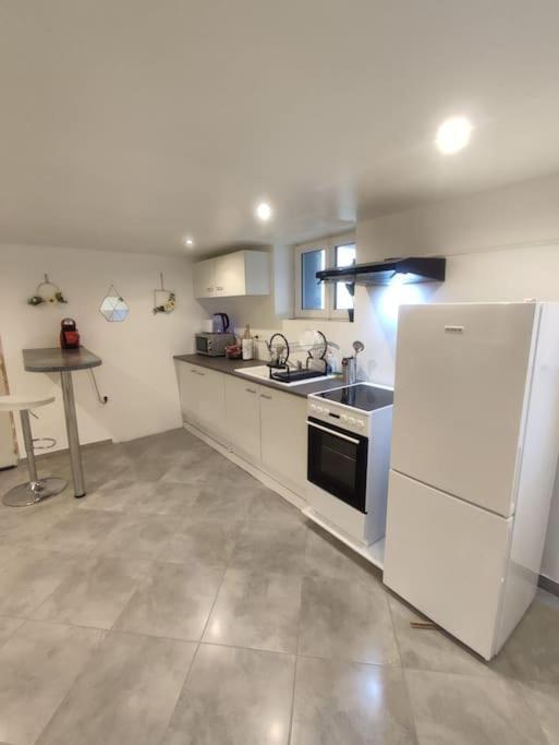 Appartement 100M2, Independant Dans Notre Maison Garennes-sur-Eure Dış mekan fotoğraf